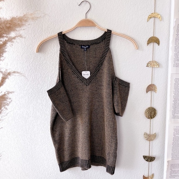 SPLENDID Surrey Marl Cold Shoulder Wool Knit V Neck Top - Picture 11 of 14